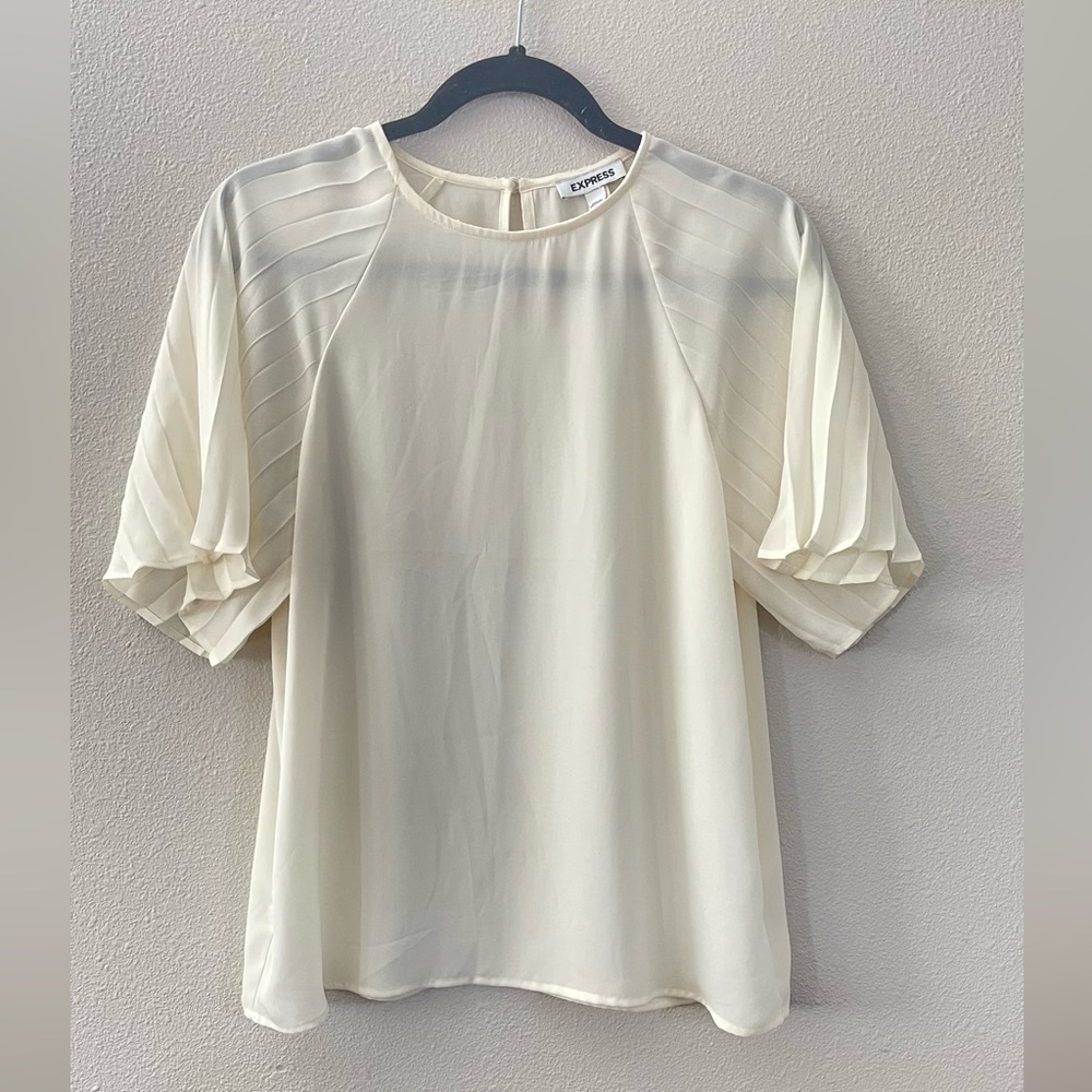 ‼️ SALE ‼️ Elegant Cream Blouse